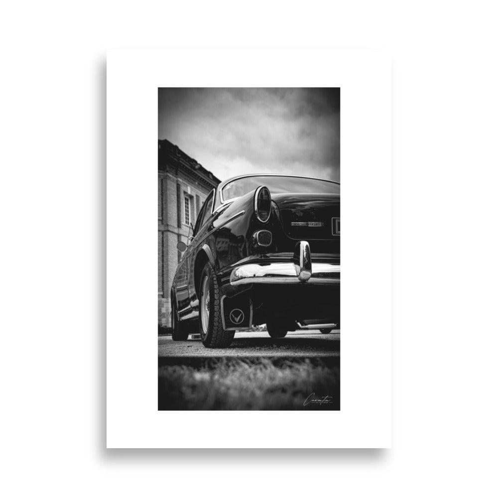 Posters mural noir et blanc d'une volvo 123 GT de 1967, voiture de sport vintage.