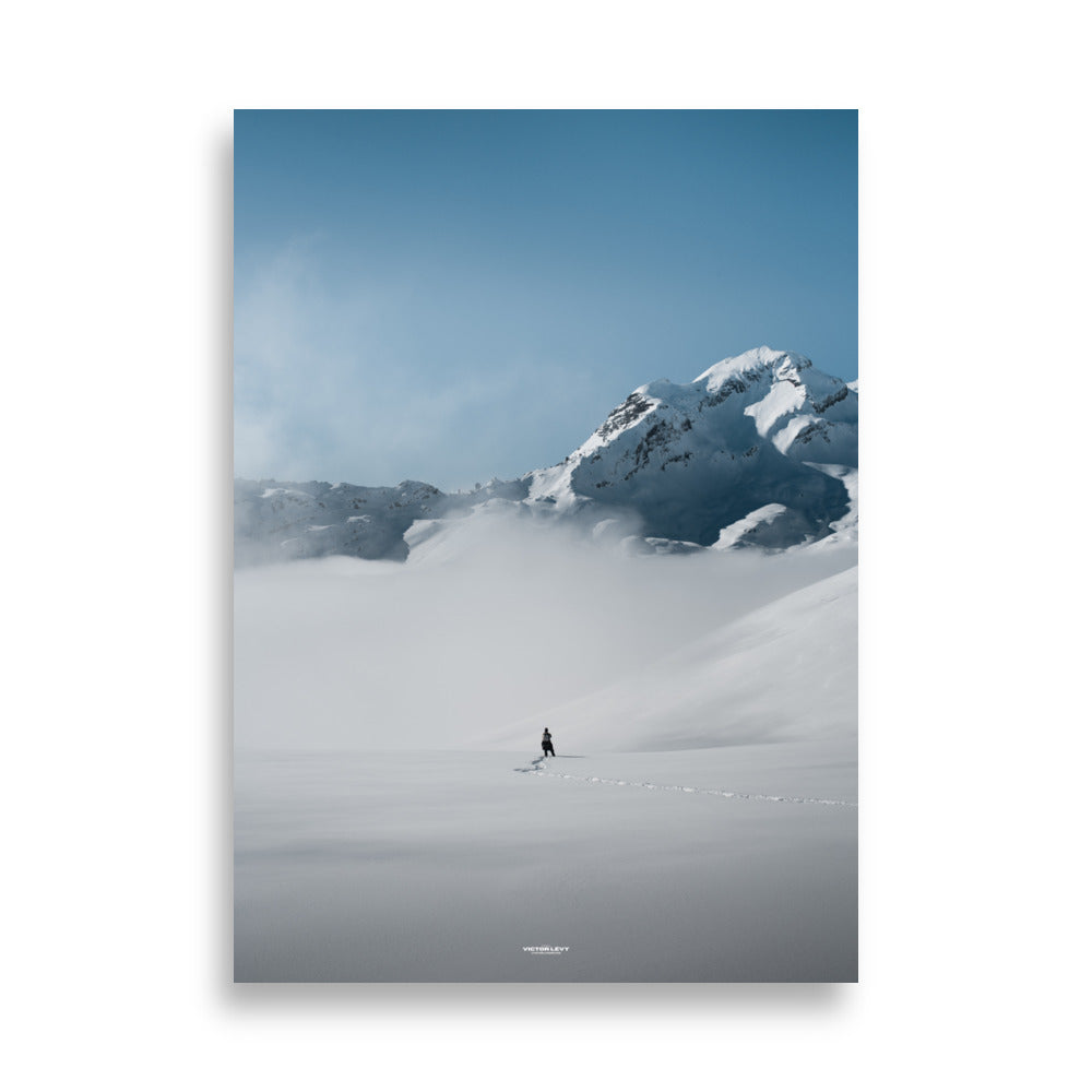 Poster photographie - Paysage - Explorez l'immensité d'un désert enneigé avec cette photographie minimaliste. Un hommage à la nature, parfait pour une décoration intérieure paisible et élégante. - Victor Lévy - Affiche murale 50x70