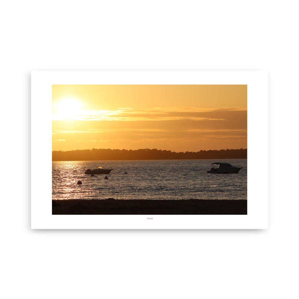 Poster photo - Coucher de soleil sur la mer avec des bateaux - Mélanie Grialou - Affiche murale 61x91