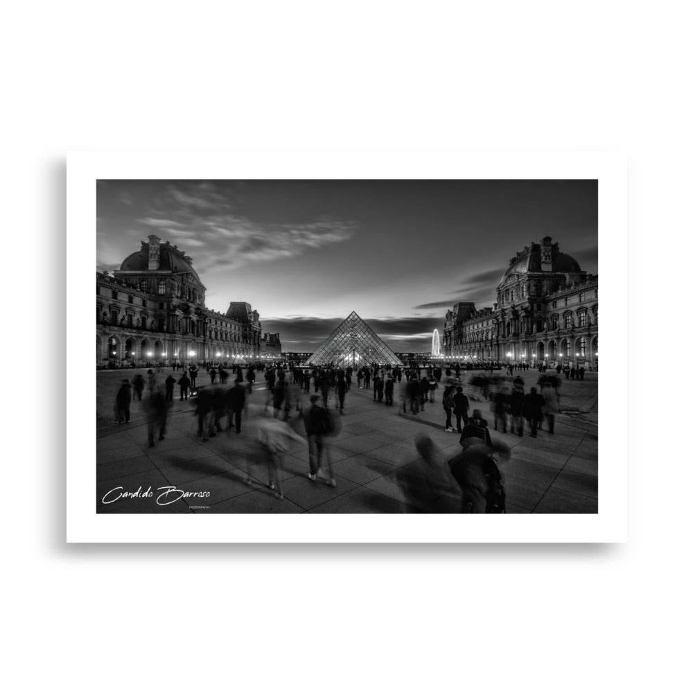 Posters et Affiches du Louvre a Paris