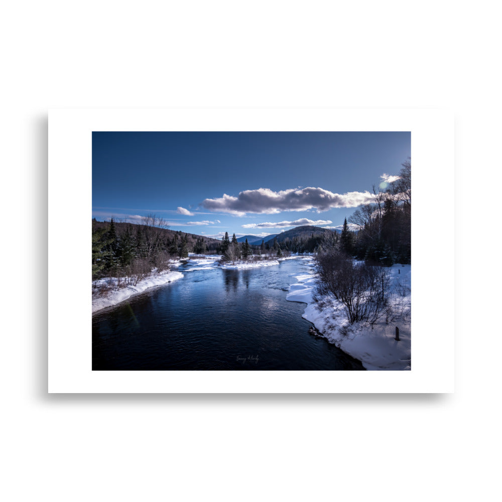 Poster photo - Apportez calme et élégance à votre intérieur avec ce poster de la Rivière du Diable en hiver, un paysage majestueux mêlant sérénité et beauté glaciale. - Fanny Hardy - Canada paysage - Affiche 70x100